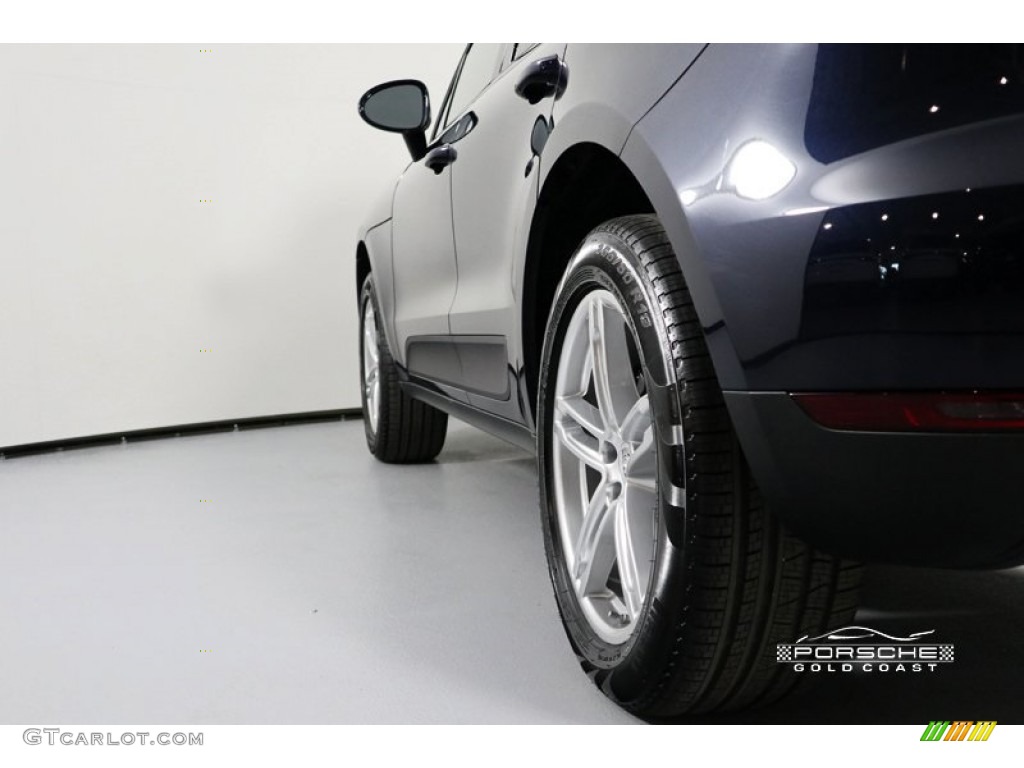 2018 Macan  - Night Blue Metallic / Black photo #5