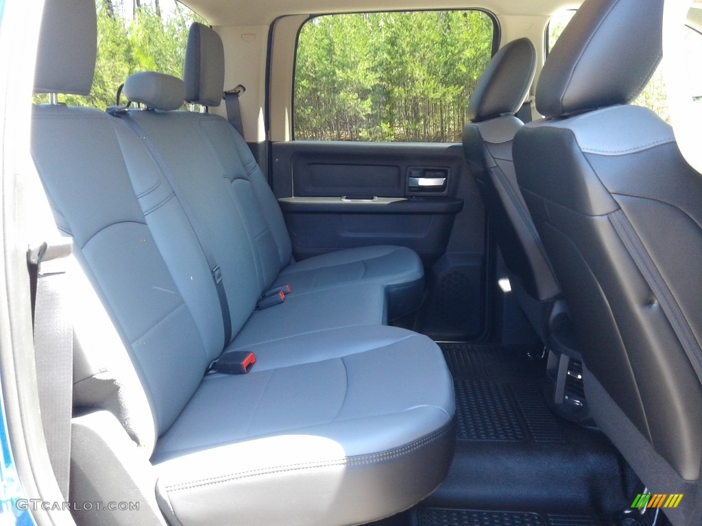 2019 3500 Tradesman Crew Cab 4x4 Chassis - Blue Streak Pearl / Black/Diesel Gray photo #13