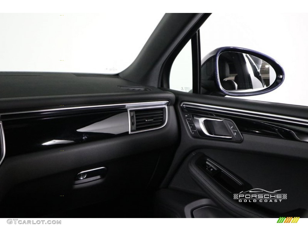 2018 Macan  - Night Blue Metallic / Black photo #18