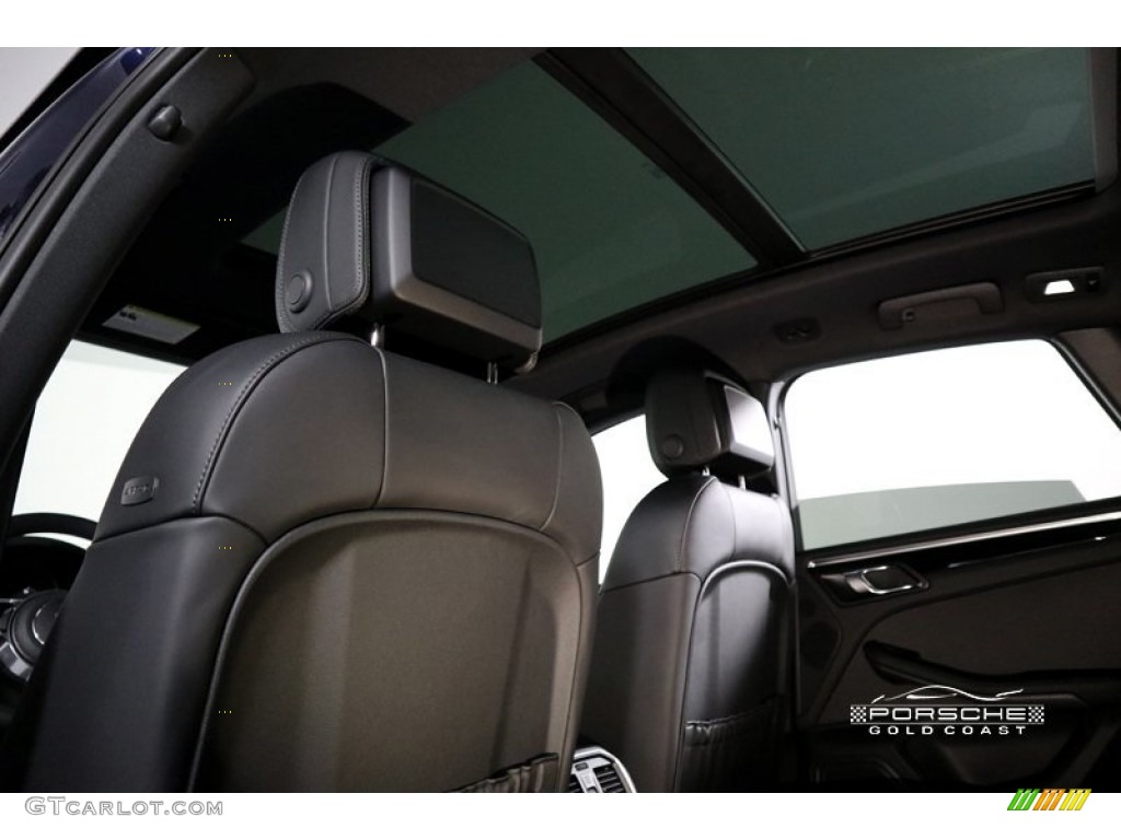 2018 Macan  - Night Blue Metallic / Black photo #26