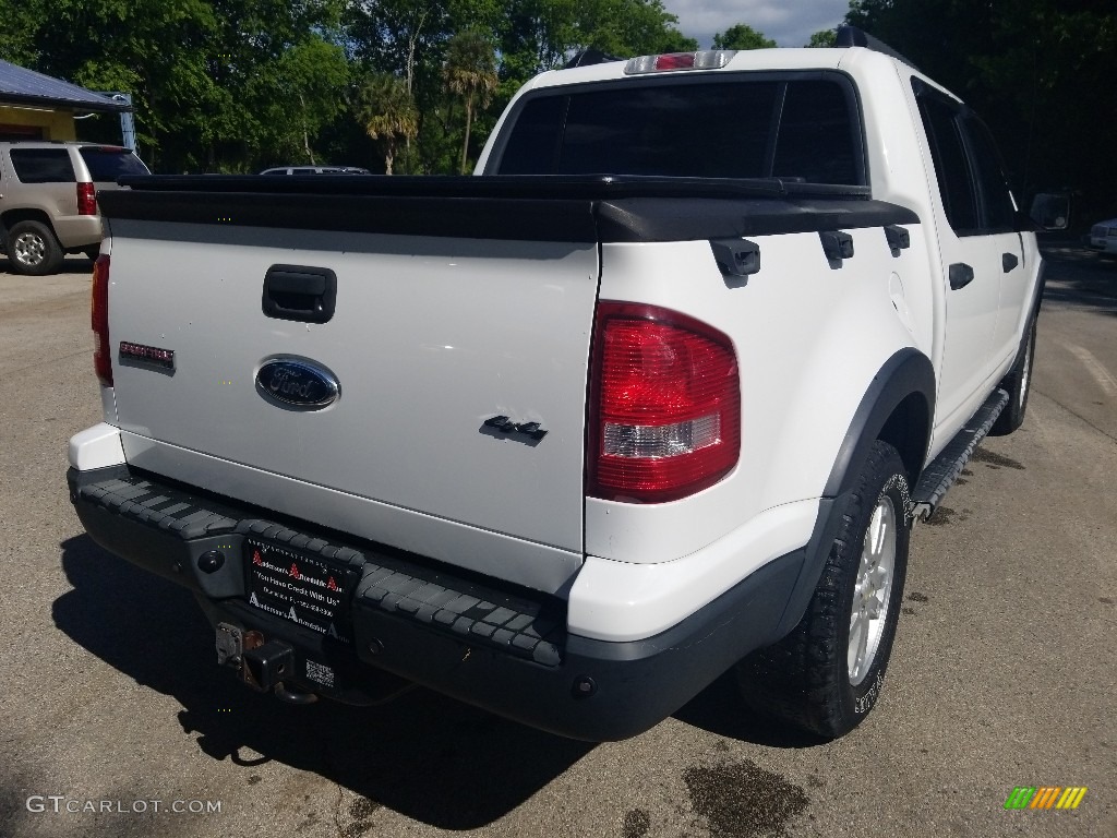2007 Explorer Sport Trac XLT 4x4 - Oxford White / Light Stone photo #3