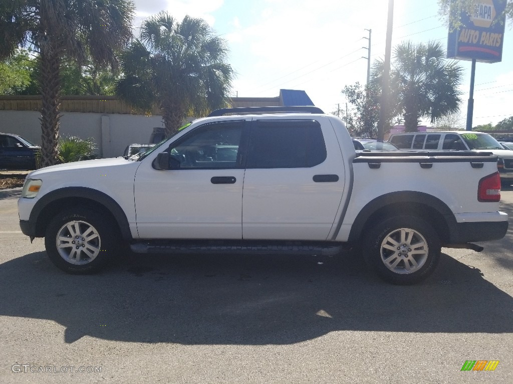 2007 Explorer Sport Trac XLT 4x4 - Oxford White / Light Stone photo #6