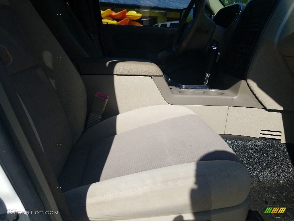 2007 Explorer Sport Trac XLT 4x4 - Oxford White / Light Stone photo #21