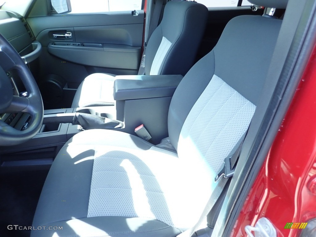 2010 Liberty Sport 4x4 - Inferno Red Crystal Pearl / Dark Slate Gray photo #16