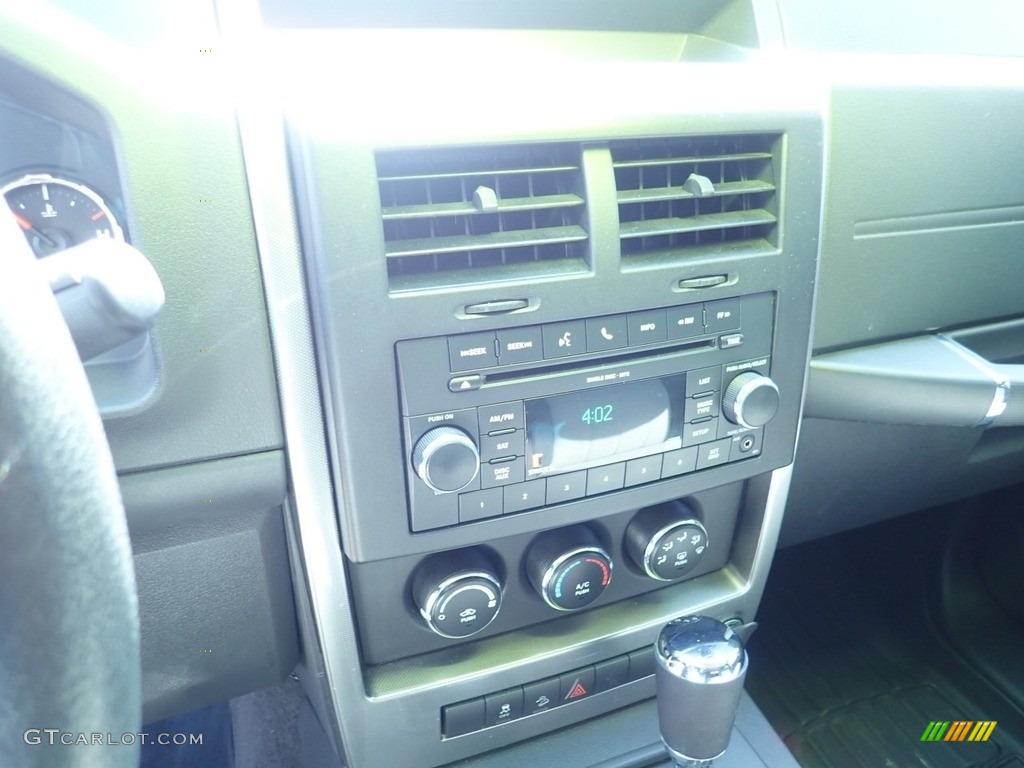 2010 Liberty Sport 4x4 - Inferno Red Crystal Pearl / Dark Slate Gray photo #23