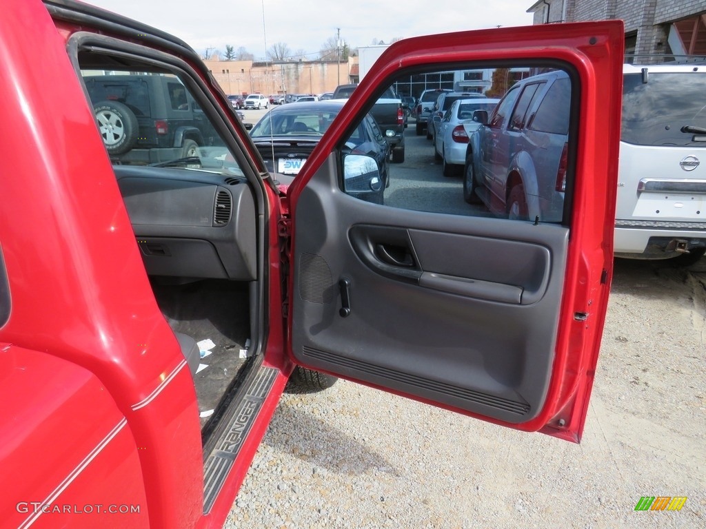 2001 Ranger XL Regular Cab - Bright Red / Dark Graphite photo #20