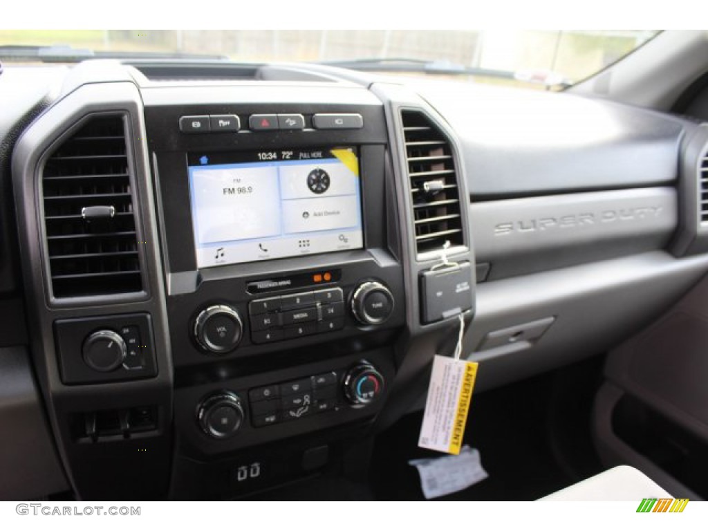2019 F350 Super Duty XLT Crew Cab 4x4 - Oxford White / Earth Gray photo #13
