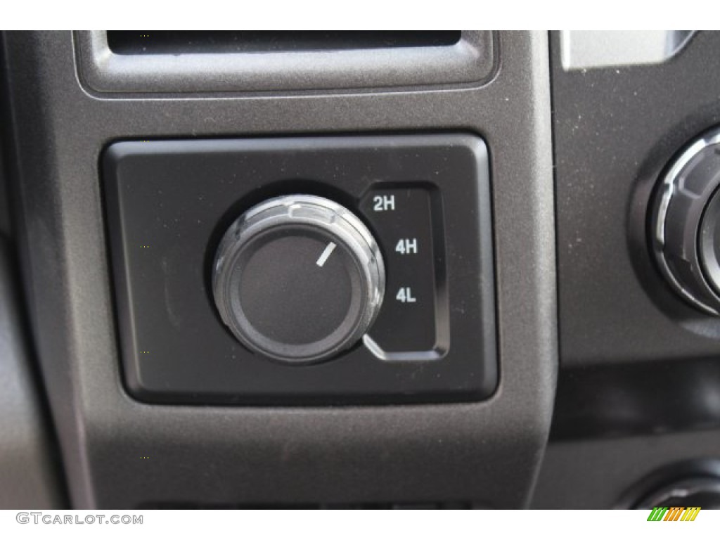 2019 F350 Super Duty XLT Crew Cab 4x4 - Oxford White / Earth Gray photo #15