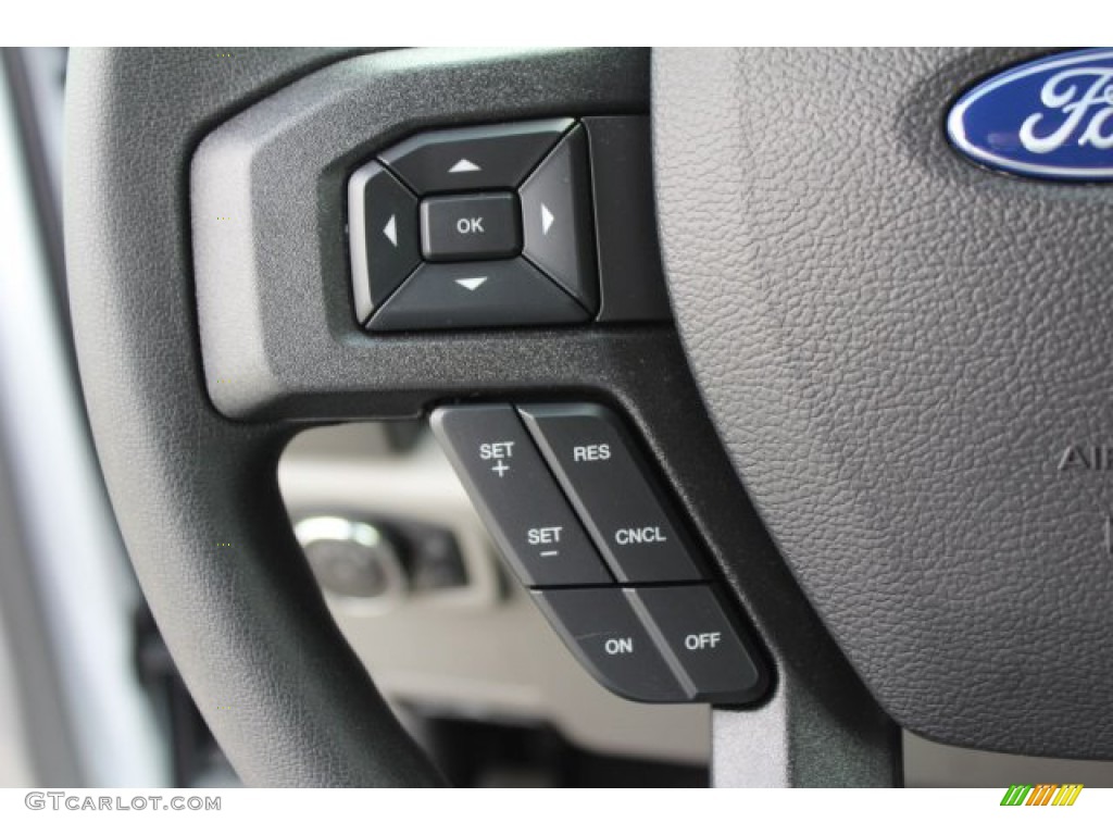 2019 F350 Super Duty XLT Crew Cab 4x4 - Oxford White / Earth Gray photo #22