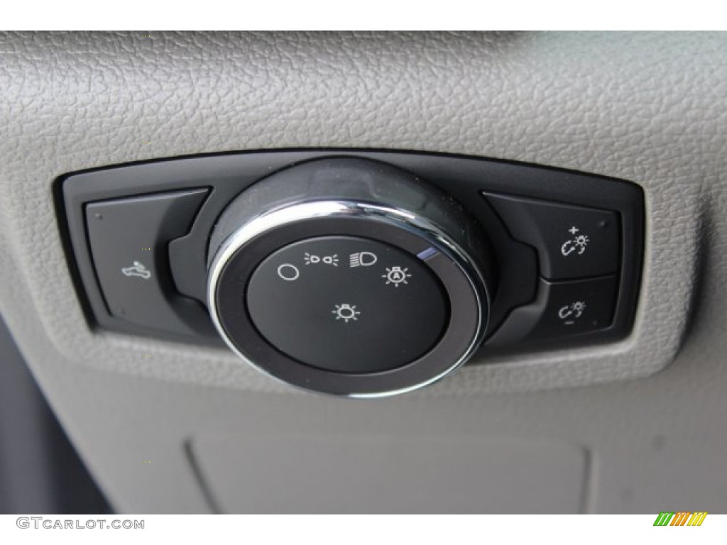 2019 F350 Super Duty XLT Crew Cab 4x4 - Oxford White / Earth Gray photo #24