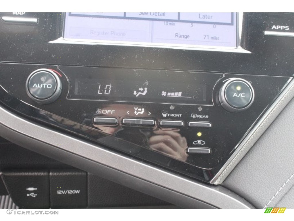 2019 Camry SE - Celestial Silver Metallic / Black photo #13