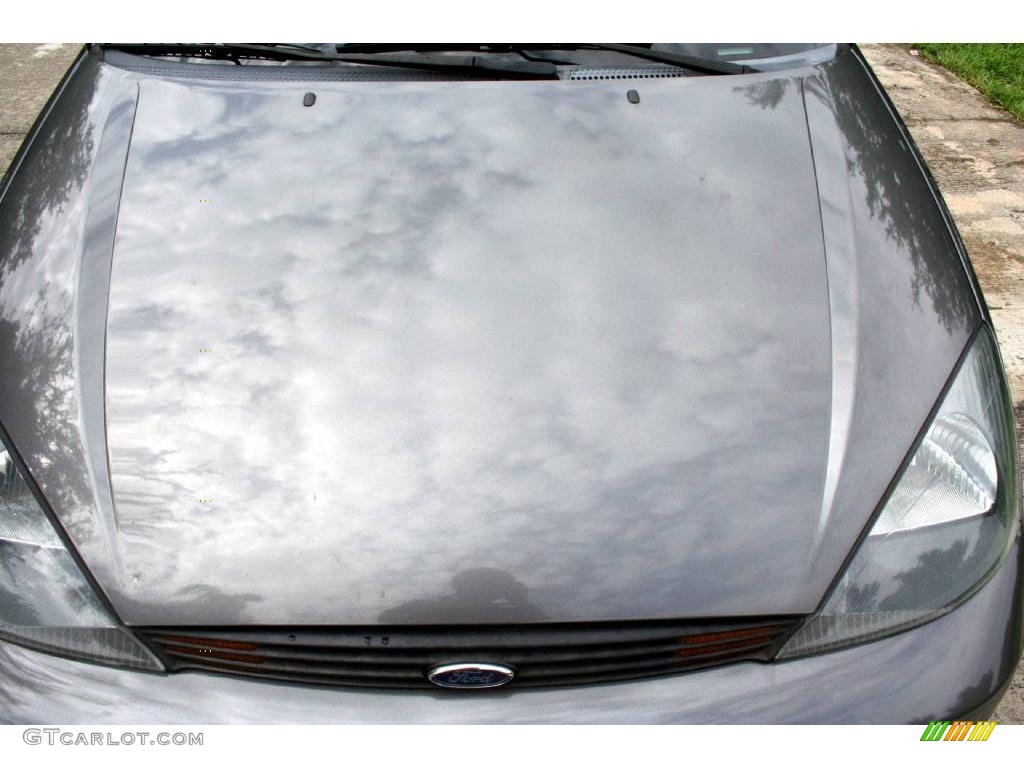 2003 Focus SE Sedan - Liquid Grey Metallic / Medium Graphite photo #12