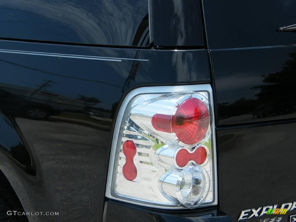 2004 Explorer XLT 4x4 - Black / Midnight Grey photo #10