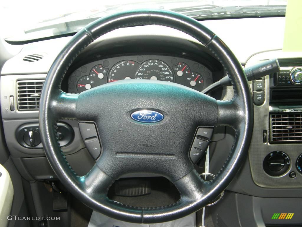 2004 Explorer XLT 4x4 - Black / Midnight Grey photo #19