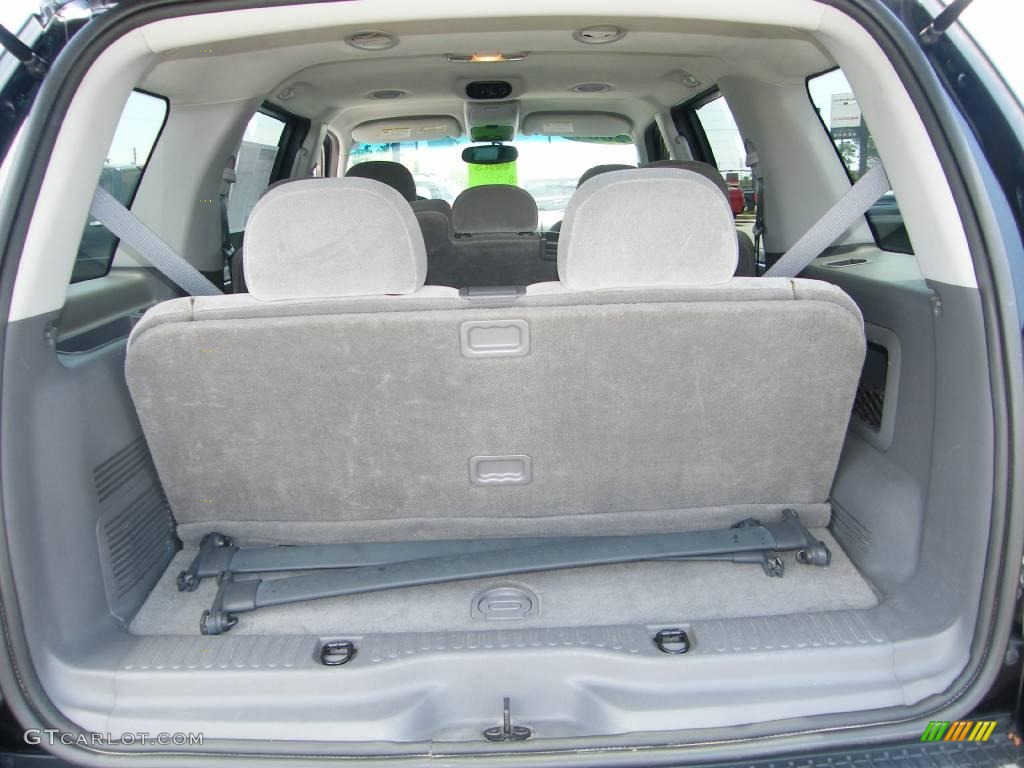 2004 Explorer XLT 4x4 - Black / Midnight Grey photo #25