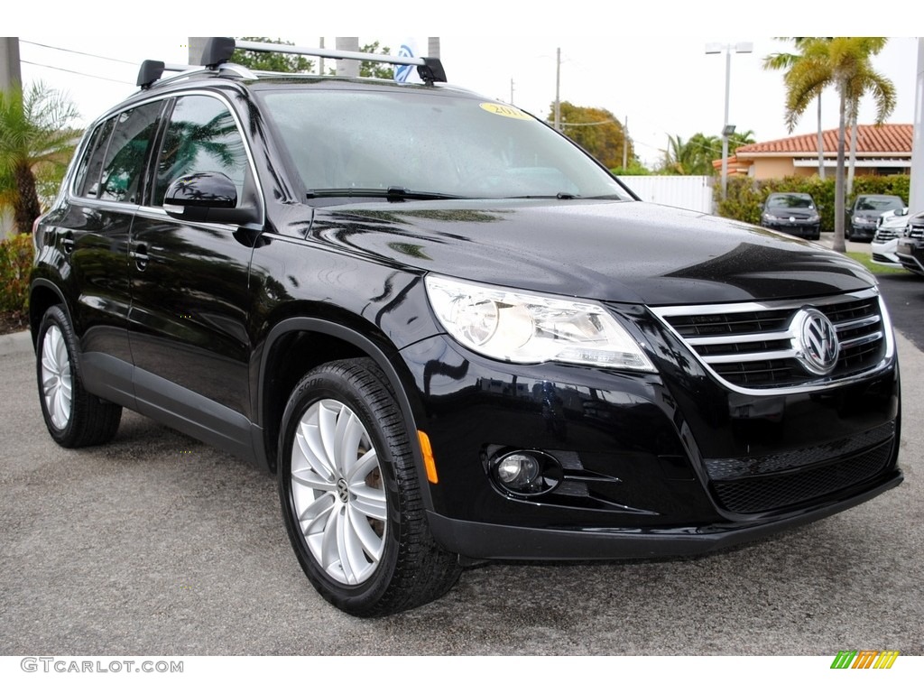 2011 Tiguan SE - Deep Black Metallic / Sandstone photo #2
