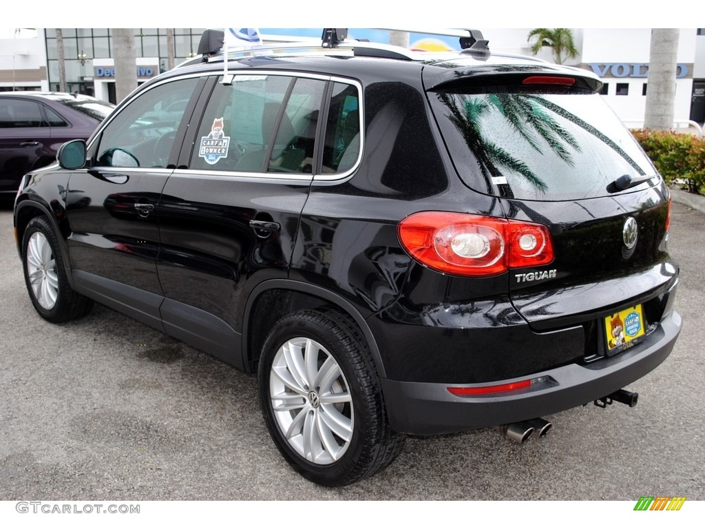 2011 Tiguan SE - Deep Black Metallic / Sandstone photo #6