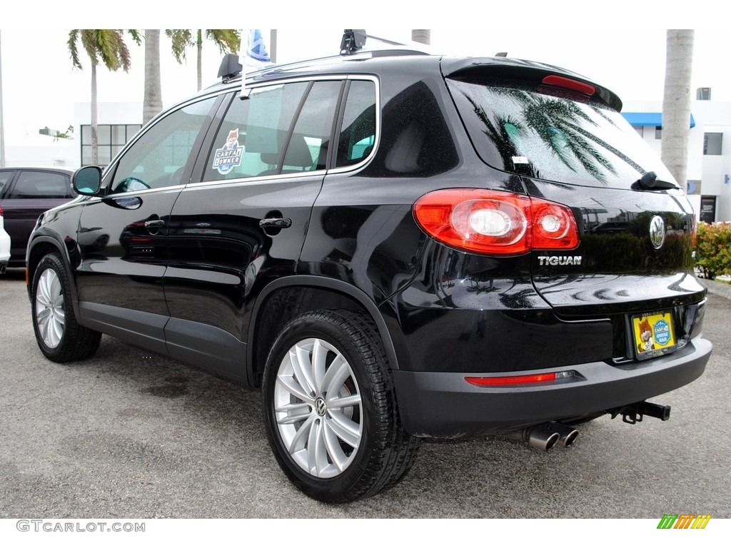 2011 Tiguan SE - Deep Black Metallic / Sandstone photo #7