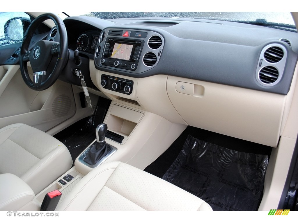 2011 Tiguan SE - Deep Black Metallic / Sandstone photo #16