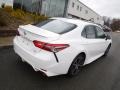 Super White - Camry SE Photo No. 8