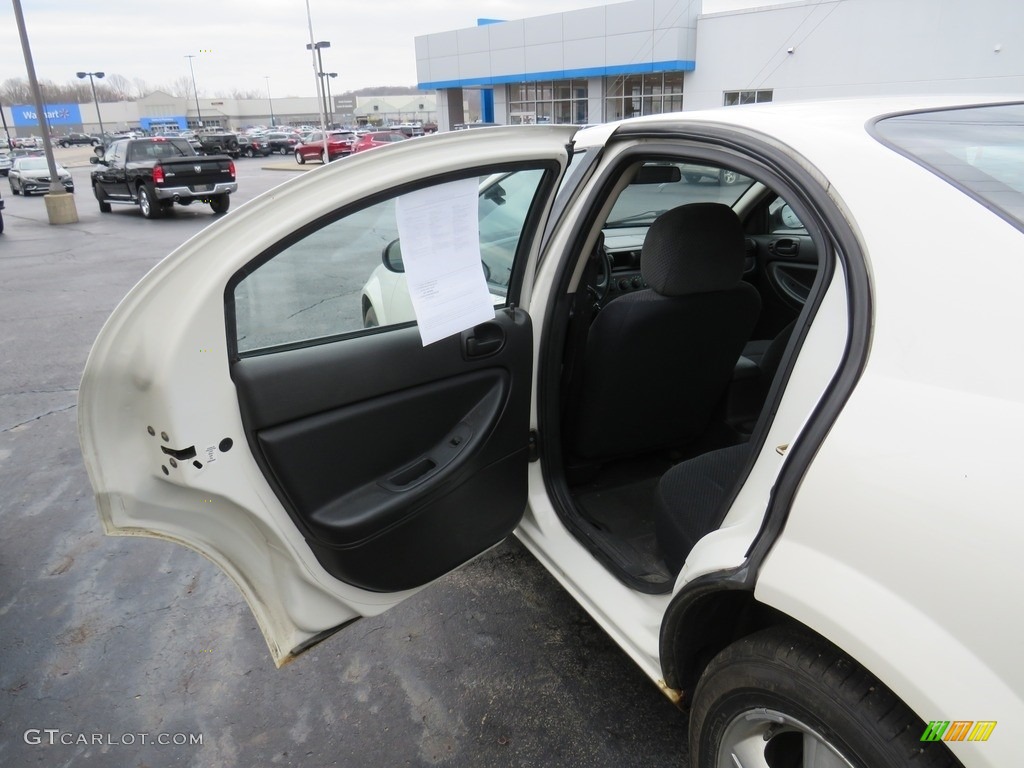 2005 Stratus SXT Sedan - Stone White / Dark Slate Gray photo #23