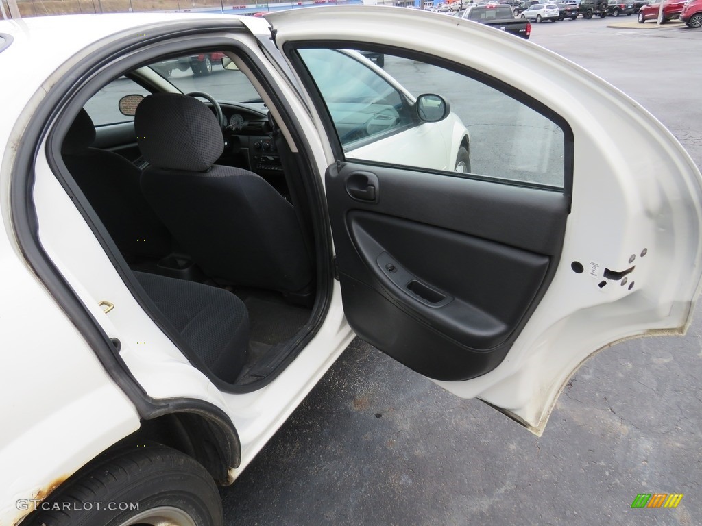 2005 Stratus SXT Sedan - Stone White / Dark Slate Gray photo #26