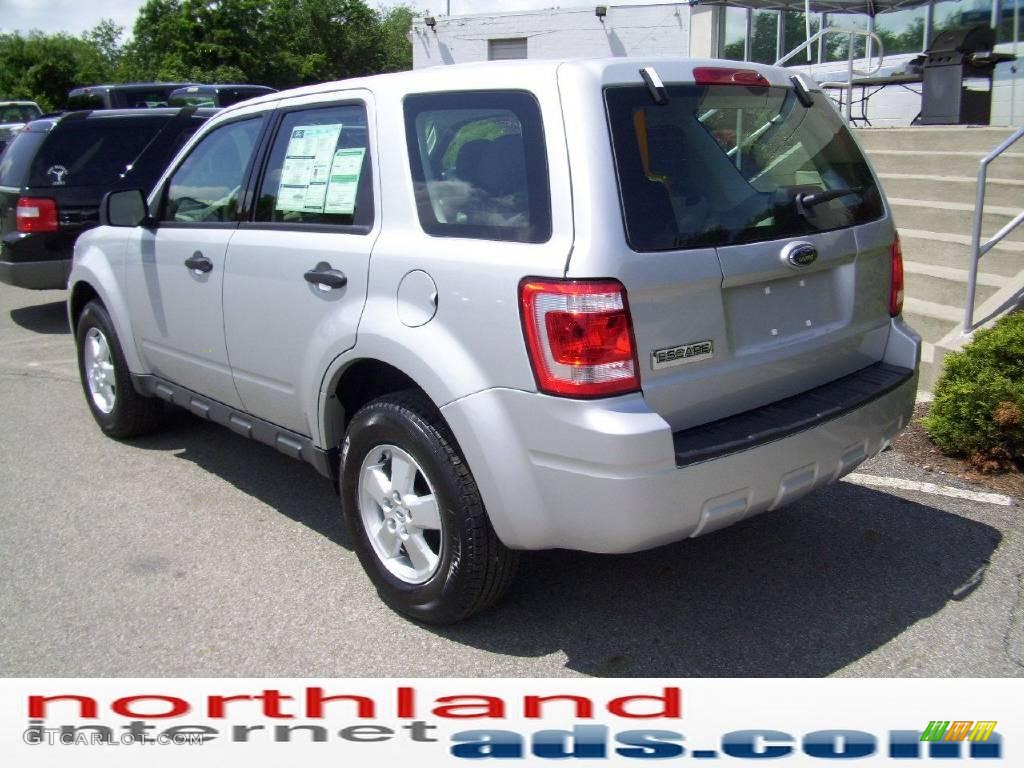 2009 Escape XLS - Brilliant Silver Metallic / Stone photo #2