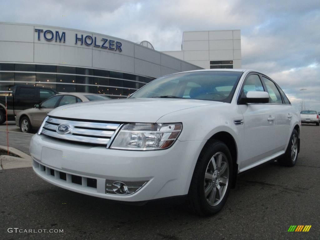 Oxford White Ford Taurus