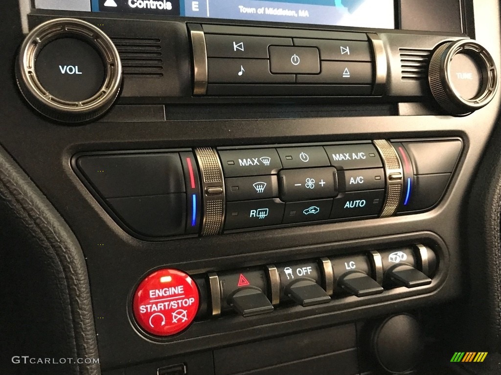 2016 Ford Mustang Shelby GT350R Controls Photo #132628443