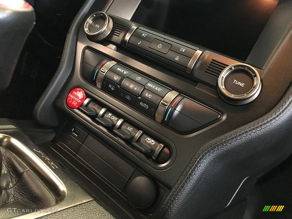 2016 Ford Mustang Shelby GT350R Controls Photo #132628599