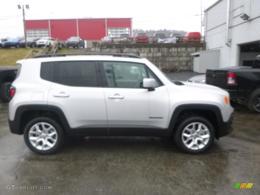 2018 Renegade Latitude 4x4 - Glacier Metallic / Black photo #6