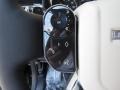 Santorini Black Metallic - Discovery SE Photo No. 27