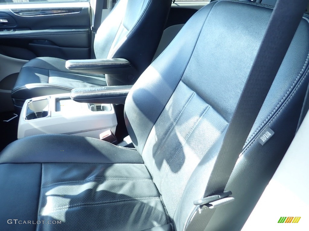 2012 Town & Country Touring - L - Dark Charcoal Pearl / Black/Light Graystone photo #8