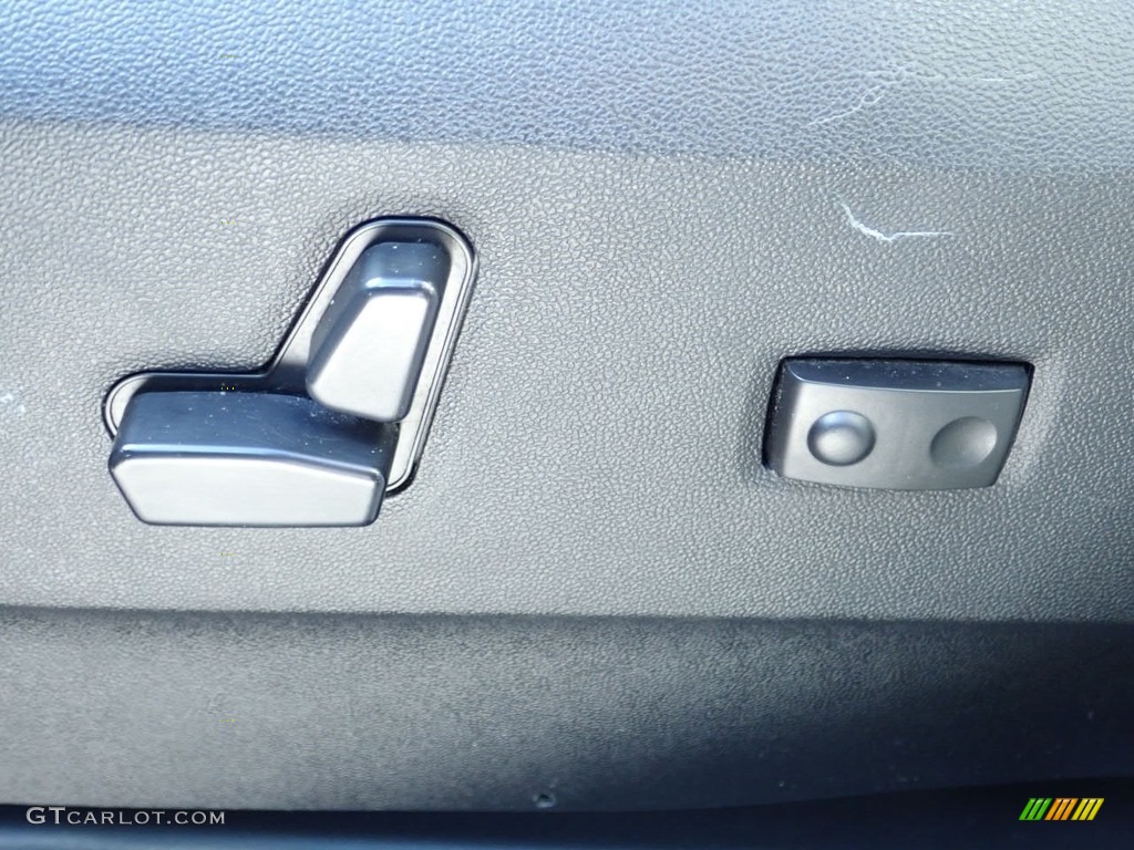 2012 Town & Country Touring - L - Dark Charcoal Pearl / Black/Light Graystone photo #14