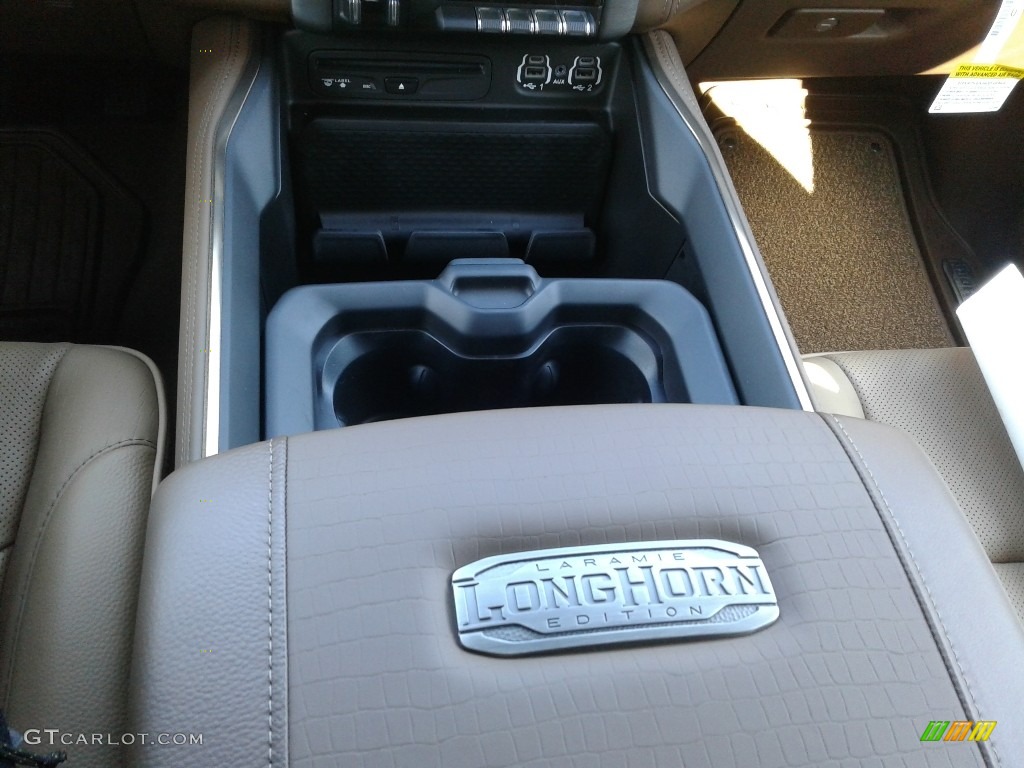 2019 1500 Long Horn Crew Cab 4x4 - Billett Silver Metallic / Mountain Brown/Light Frost Beige photo #32