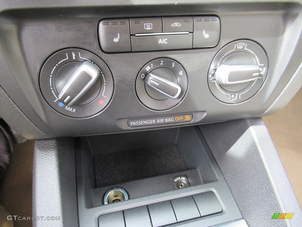 2013 Jetta SE Sedan - Tempest Blue Metallic / Cornsilk Beige photo #18