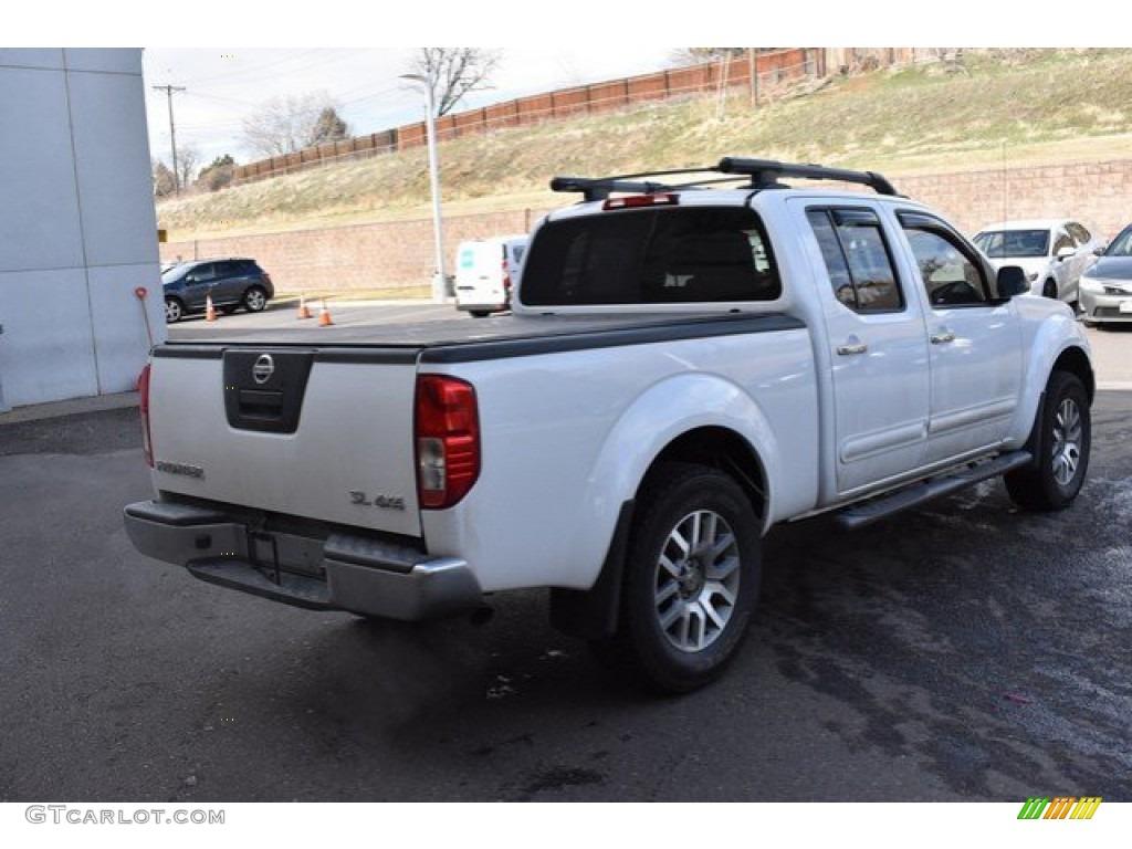 2012 Frontier SL Crew Cab 4x4 - Avalanche White / Steel photo #6