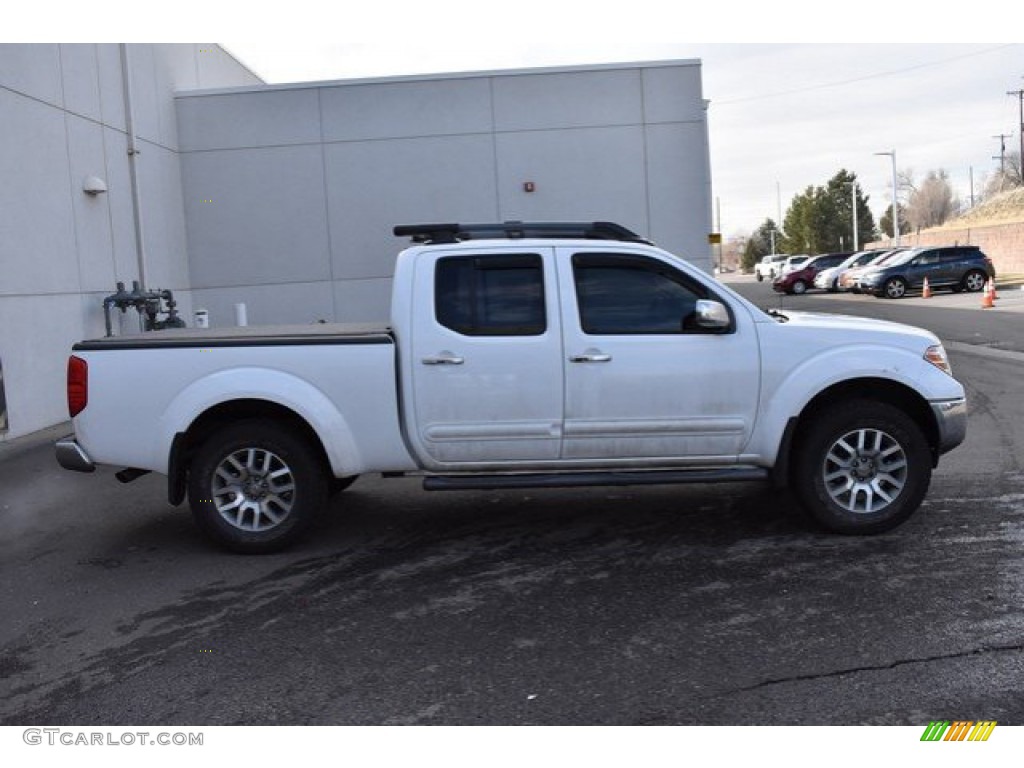 2012 Frontier SL Crew Cab 4x4 - Avalanche White / Steel photo #7