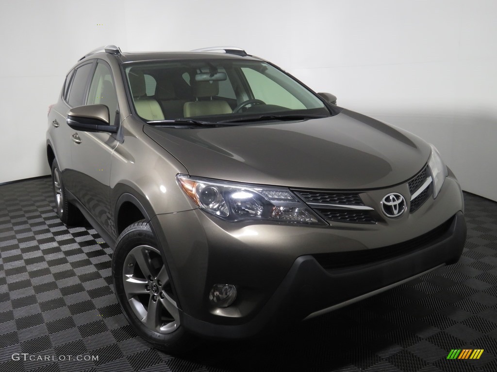 2015 RAV4 XLE - Pyrite Mica / Latte photo #3