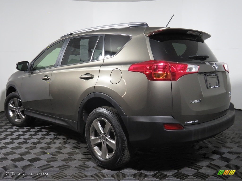 2015 RAV4 XLE - Pyrite Mica / Latte photo #6