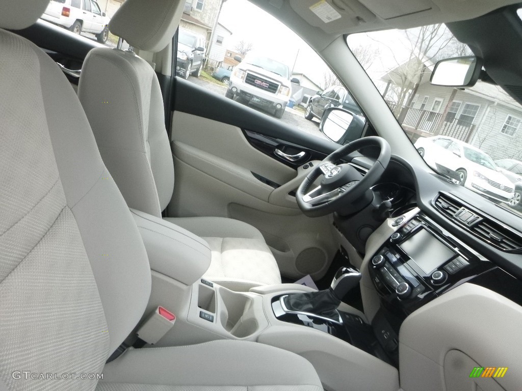 Light Gray Interior 2019 Nissan Rogue Sport SV Photo #132663003