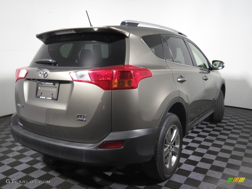 2015 RAV4 XLE - Pyrite Mica / Latte photo #8