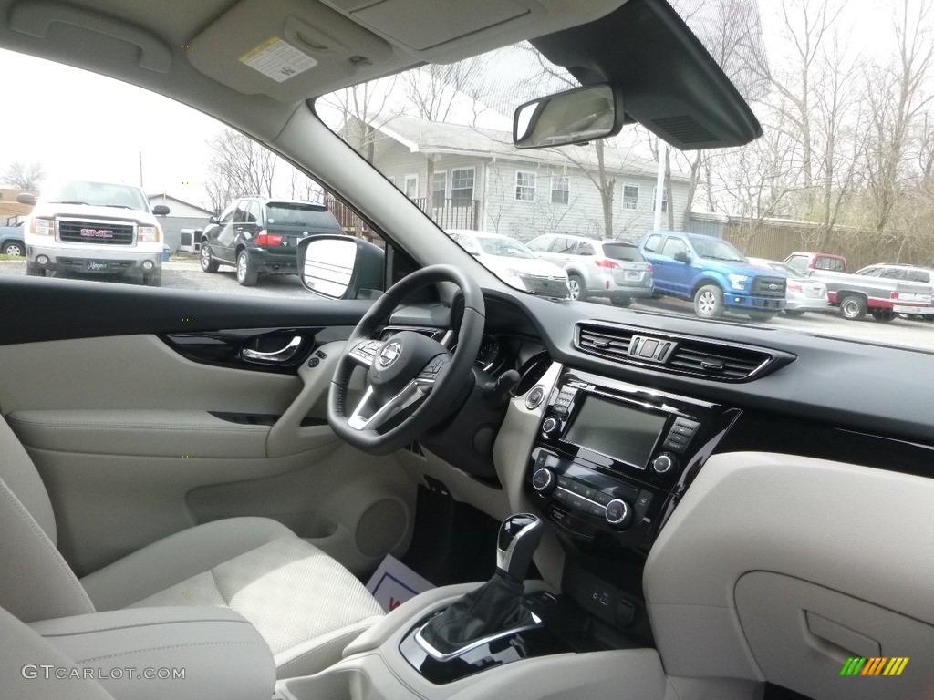 Light Gray Interior 2019 Nissan Rogue Sport SV Photo #132663027