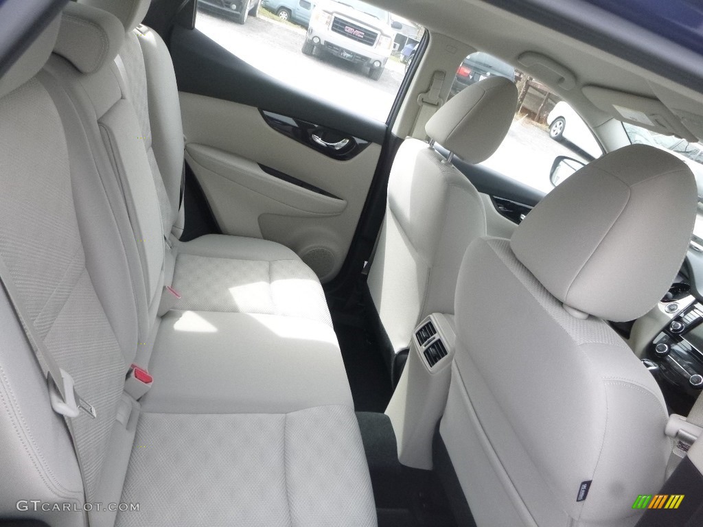 Light Gray Interior 2019 Nissan Rogue Sport SV Photo #132663048