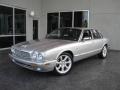 Black - XJ XJR Photo No. 3