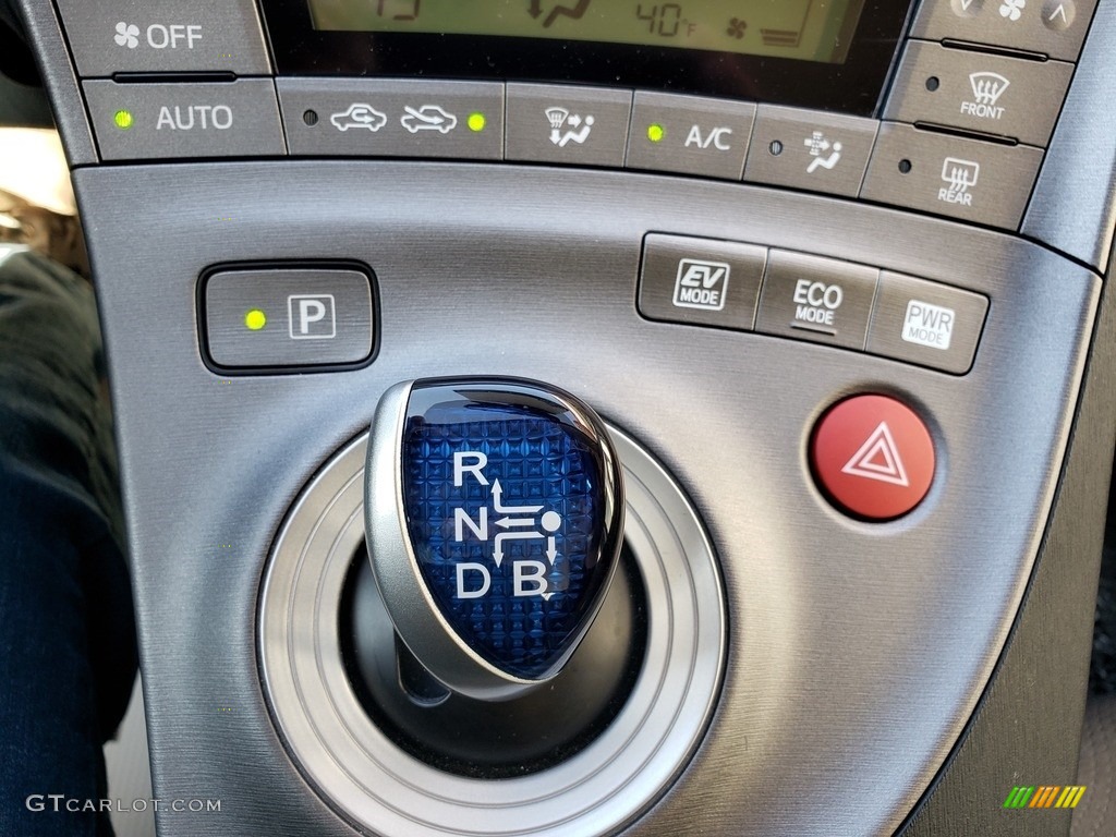 2015 Prius Two Hybrid - Blizzard Pearl / Dark Gray photo #22