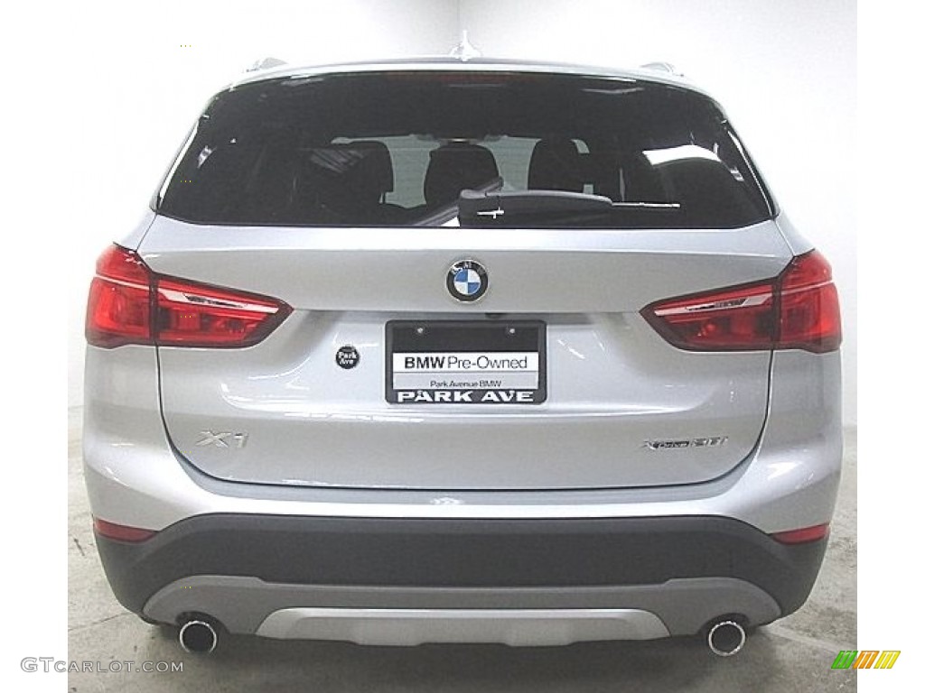 2018 X1 xDrive28i - Glacier Silver Metallic / Black photo #2