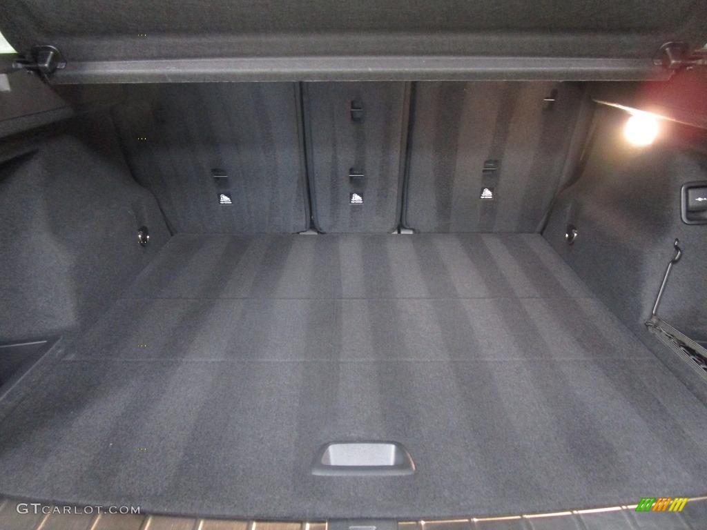 2018 X1 xDrive28i - Glacier Silver Metallic / Black photo #19