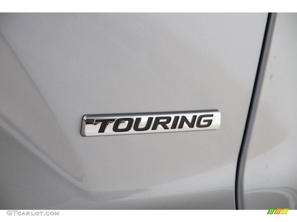 2019 Honda CR-V Touring Marks and Logos Photos