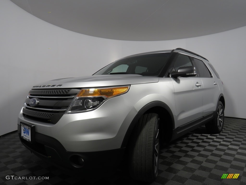 2015 Explorer XLT 4WD - Ingot Silver / Charcoal Black photo #5